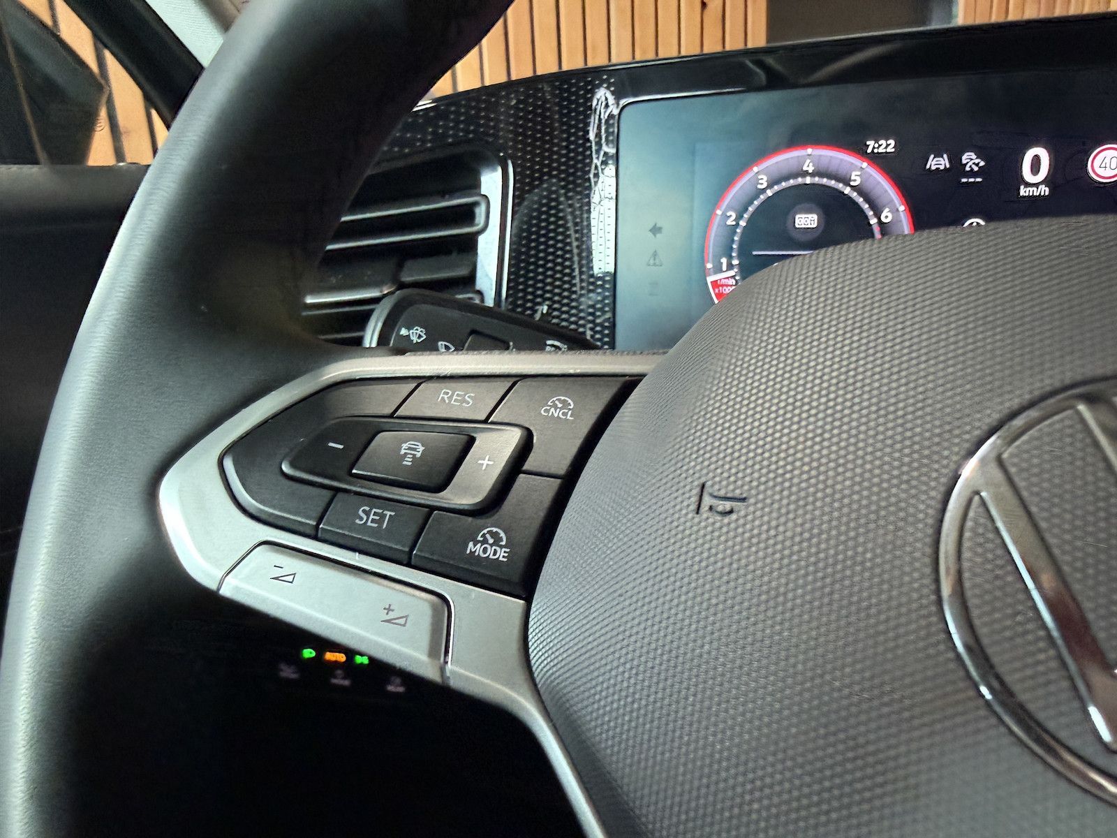 Fahrzeugabbildung Volkswagen Tiguan 1,5 eTSI DSG Goal *Navi*Kam*LED*AHK*360°