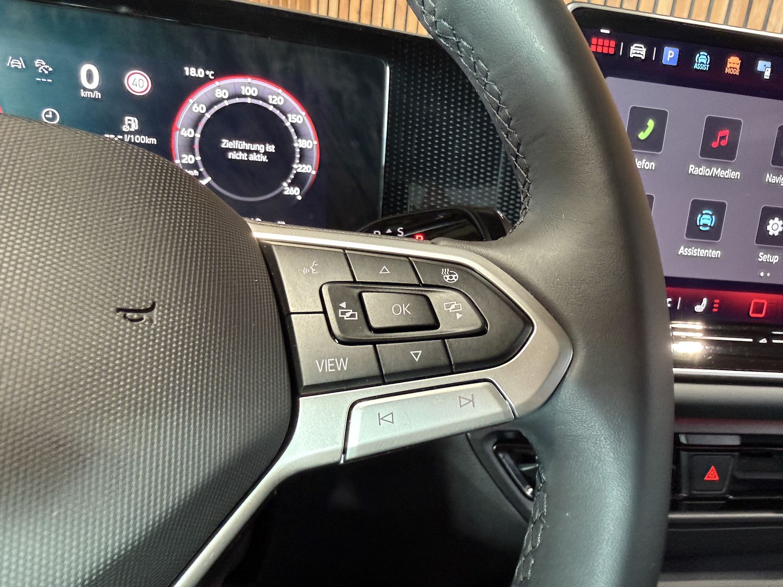 Fahrzeugabbildung Volkswagen Tiguan 1,5 eTSI DSG Goal *Navi*Kam*LED*AHK*360°