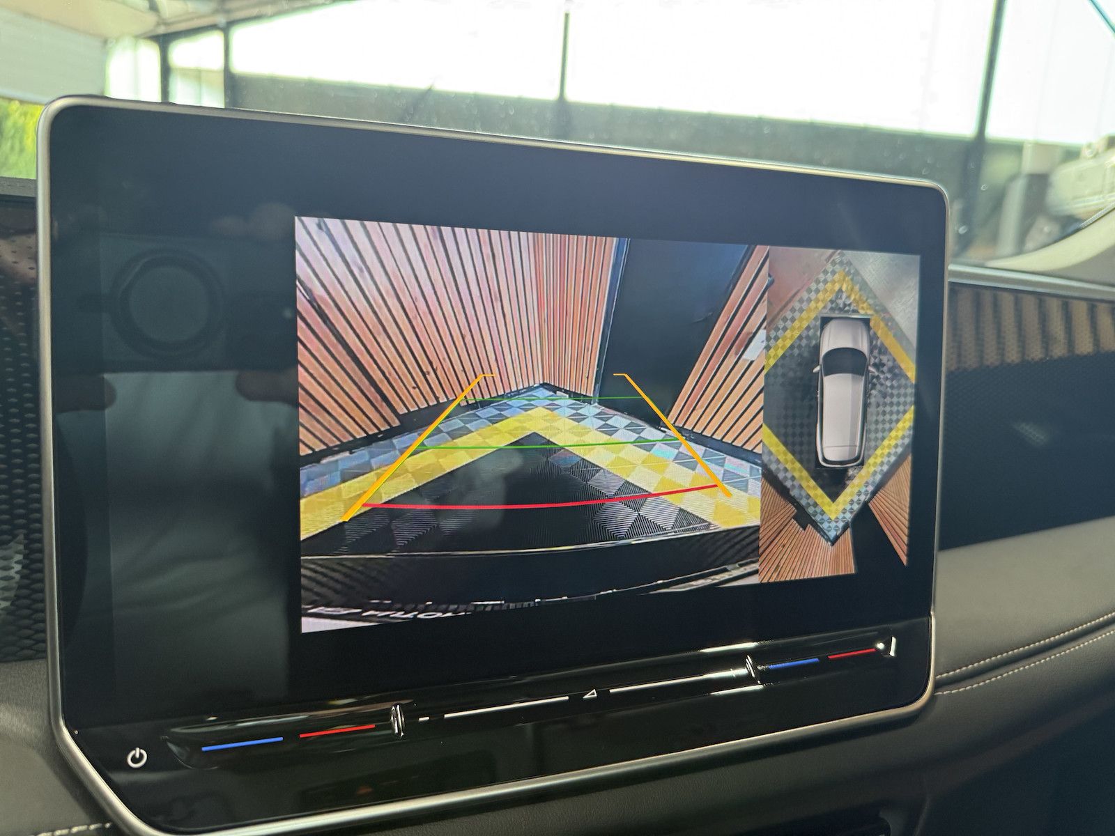 Fahrzeugabbildung Volkswagen Tiguan 1,5 eTSI DSG Goal *Navi*Kam*LED*AHK*360°