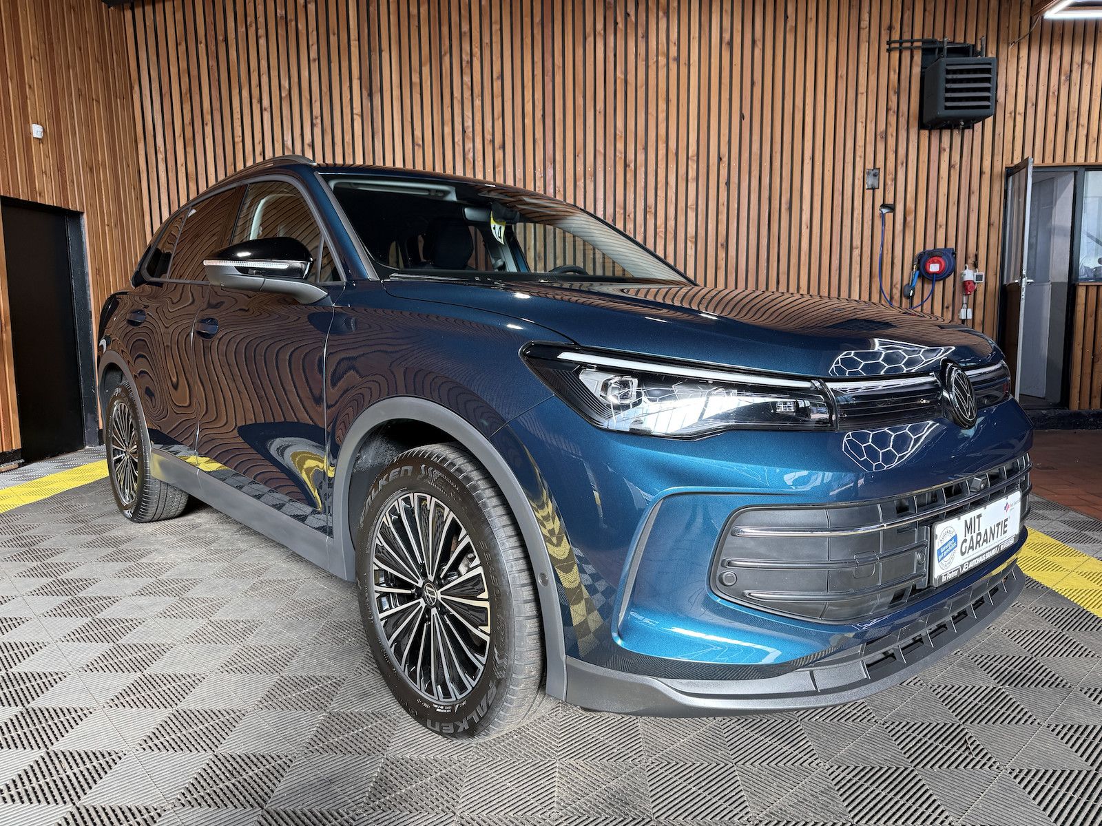 Fahrzeugabbildung Volkswagen Tiguan 1,5 eTSI DSG Goal *Navi*Kam*LED*AHK*360°