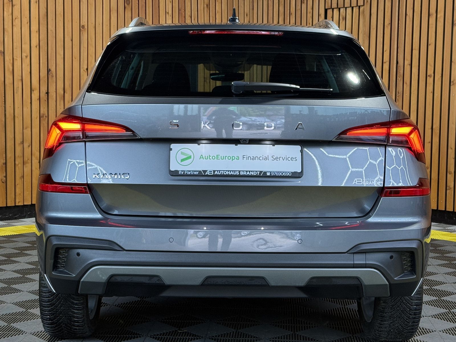 Fahrzeugabbildung SKODA Kamiq TSI DSG Drive Navi*LED*Kam*Virtual*Keyless