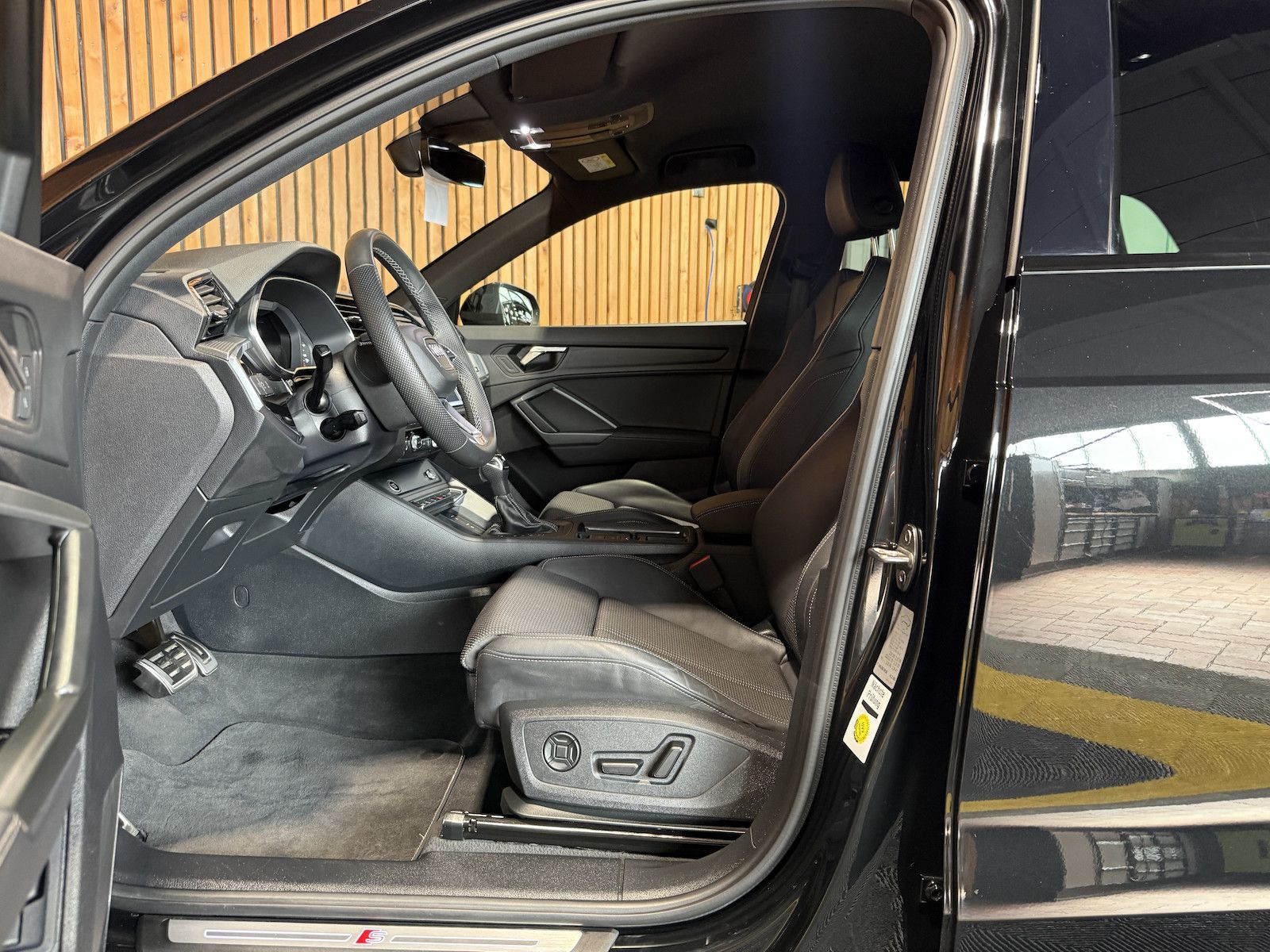 Fahrzeugabbildung Audi Q3 35 TDI S Line Aut. Navi*Matrix*Virt*Kam*AHK