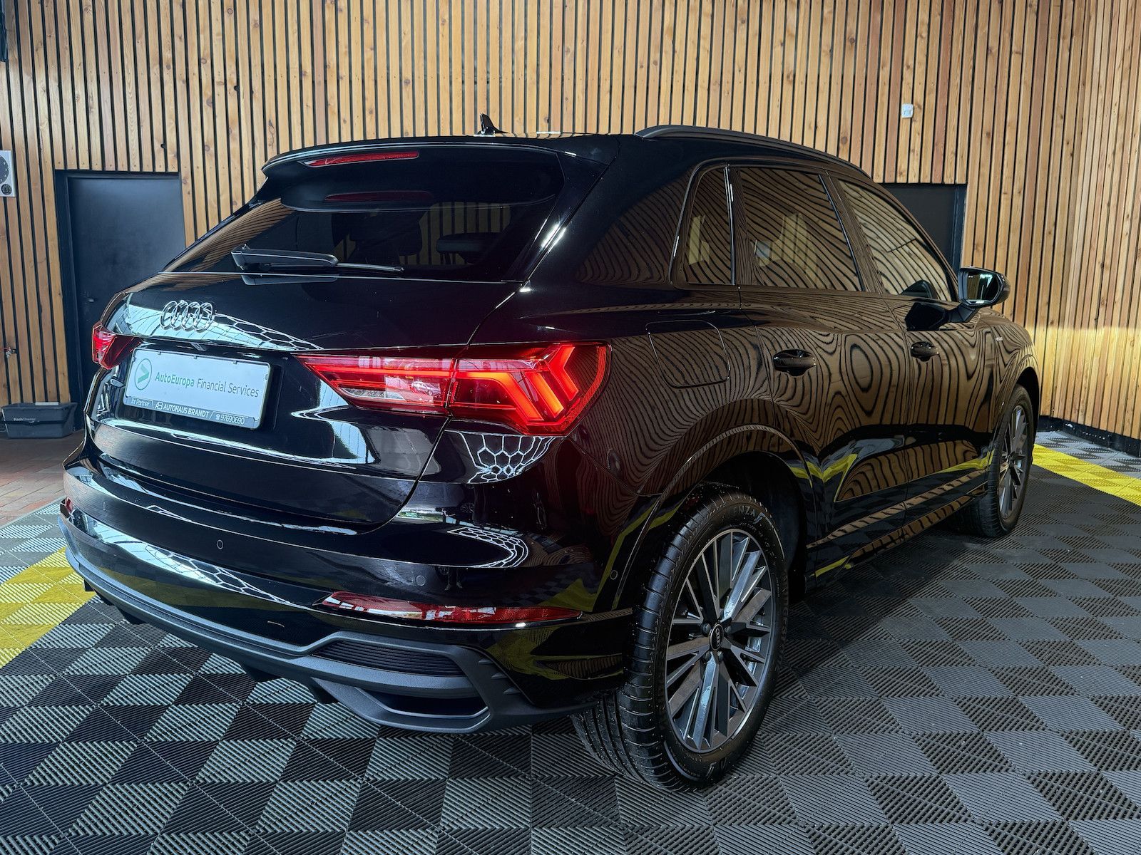 Fahrzeugabbildung Audi Q3 35 TDI S Line Aut. Navi*Matrix*Virt*Kam*AHK