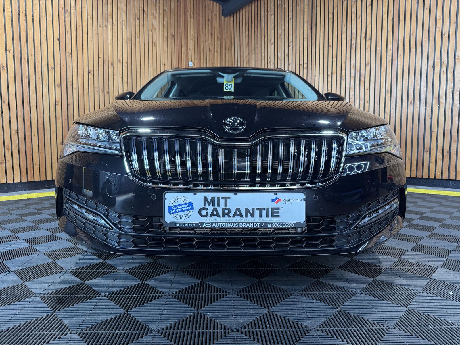 Fahrzeugabbildung SKODA Superb Combi 2,0TDI DSG Navi*ACC*Virtual*AHK*Kam