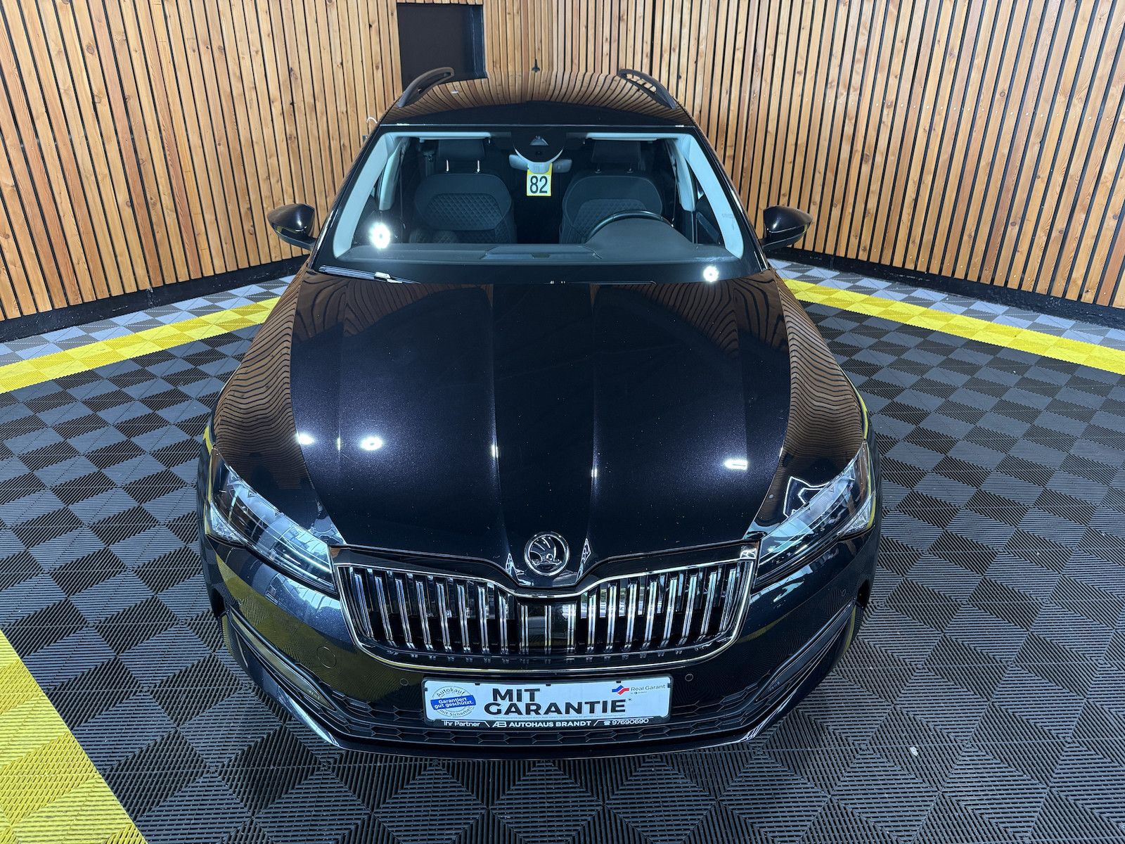 Fahrzeugabbildung SKODA Superb Combi 2,0TDI DSG Navi*ACC*Virtual*AHK*Kam