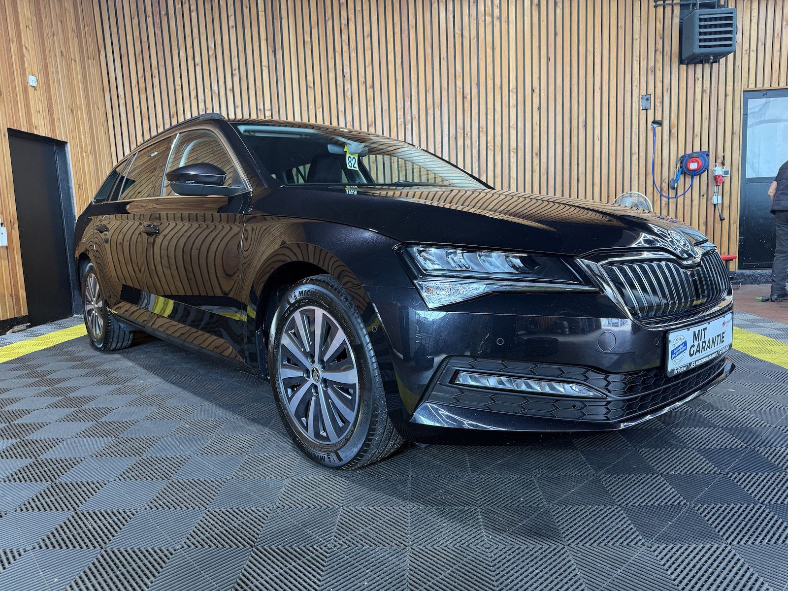 Fahrzeugabbildung SKODA Superb Combi 2,0TDI DSG Navi*ACC*Virtual*AHK*Kam