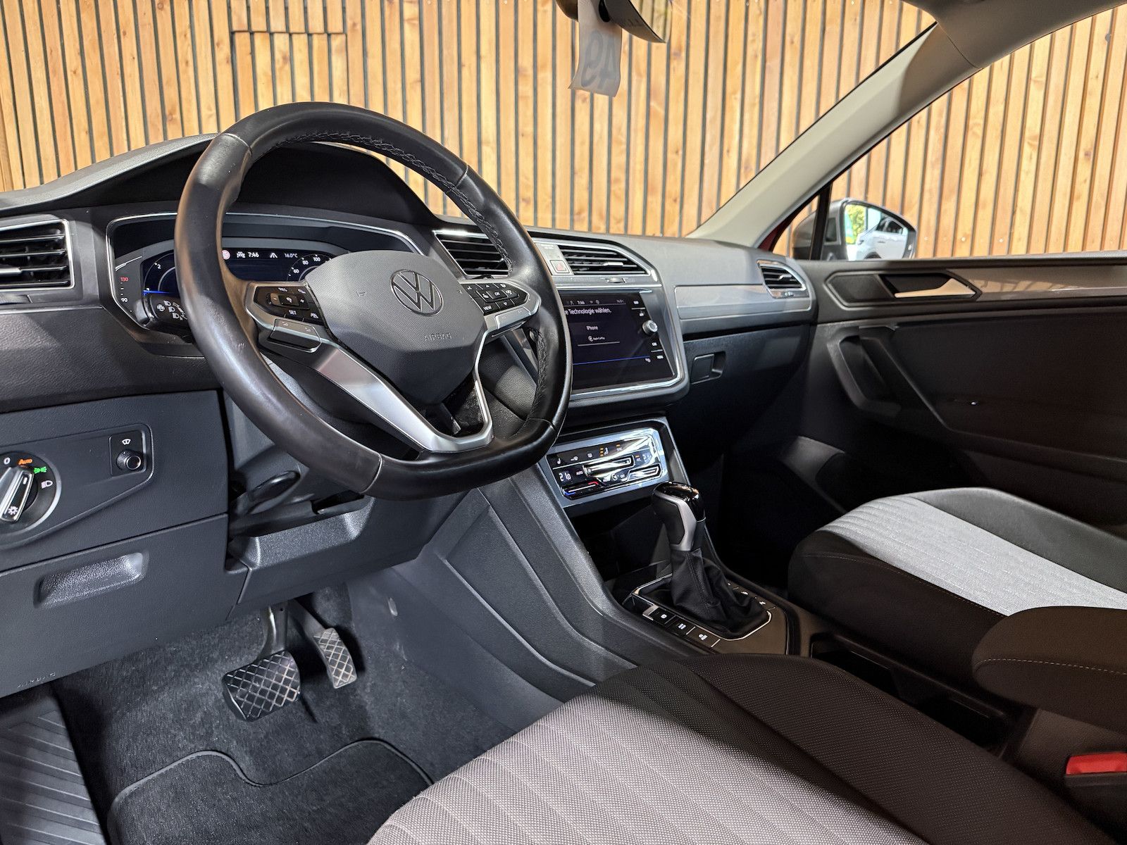 Fahrzeugabbildung Volkswagen Tiguan Allspace 2,0TDI DSG Navi*Kam*AHK*DCC*Pano