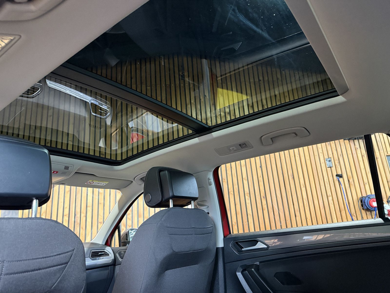 Fahrzeugabbildung Volkswagen Tiguan Allspace 2,0TDI DSG Navi*Kam*AHK*DCC*Pano