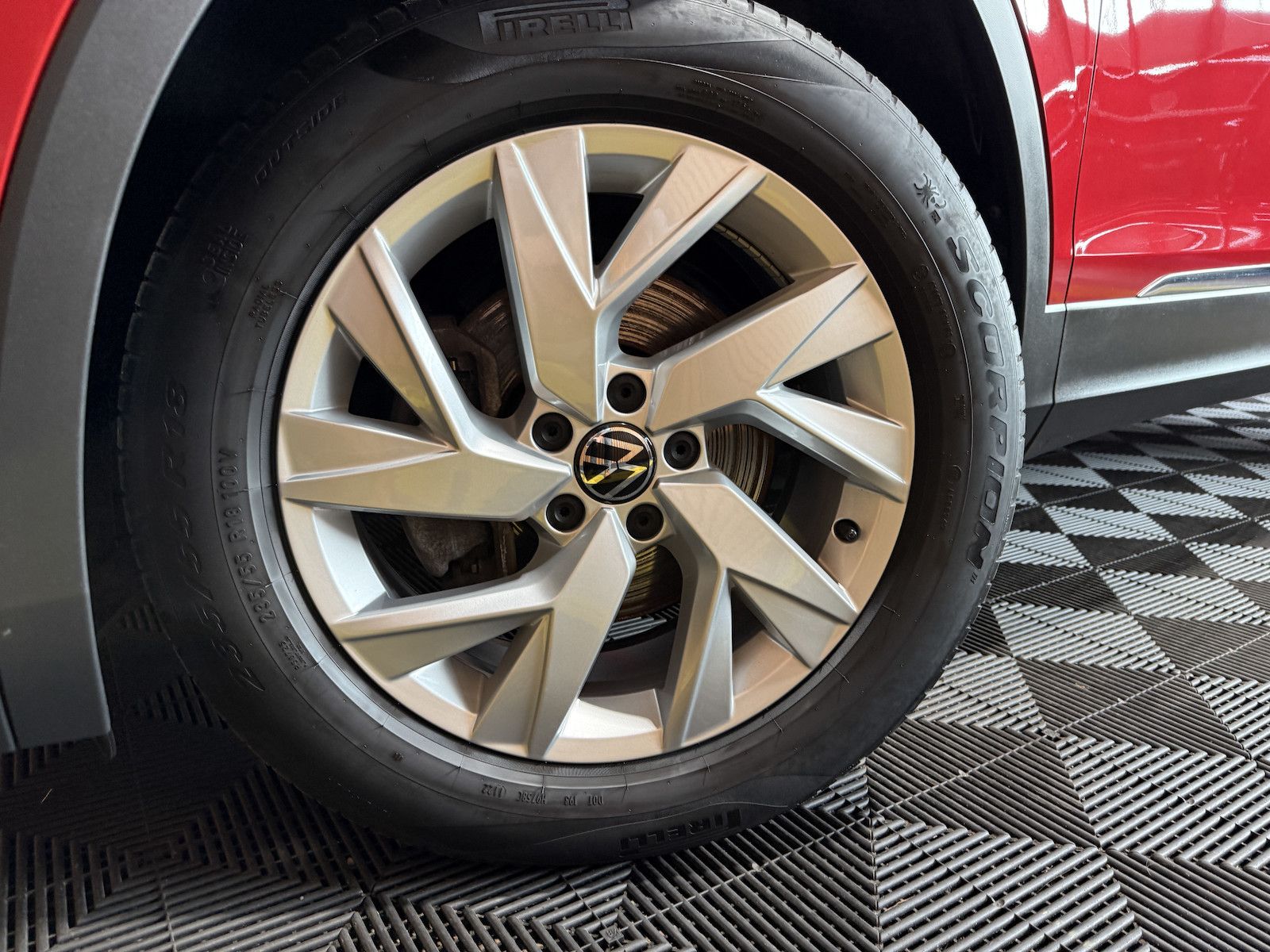 Fahrzeugabbildung Volkswagen Tiguan Allspace 2,0TDI DSG Navi*Kam*AHK*DCC*Pano