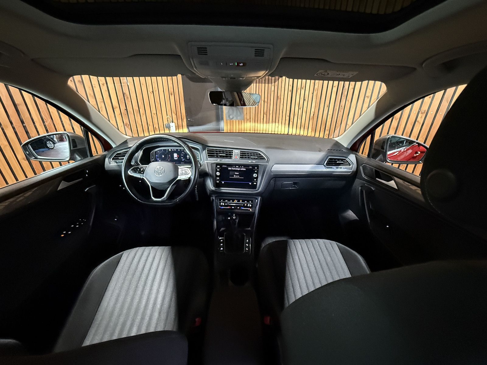 Fahrzeugabbildung Volkswagen Tiguan Allspace 2,0TDI DSG Navi*Kam*AHK*DCC*Pano