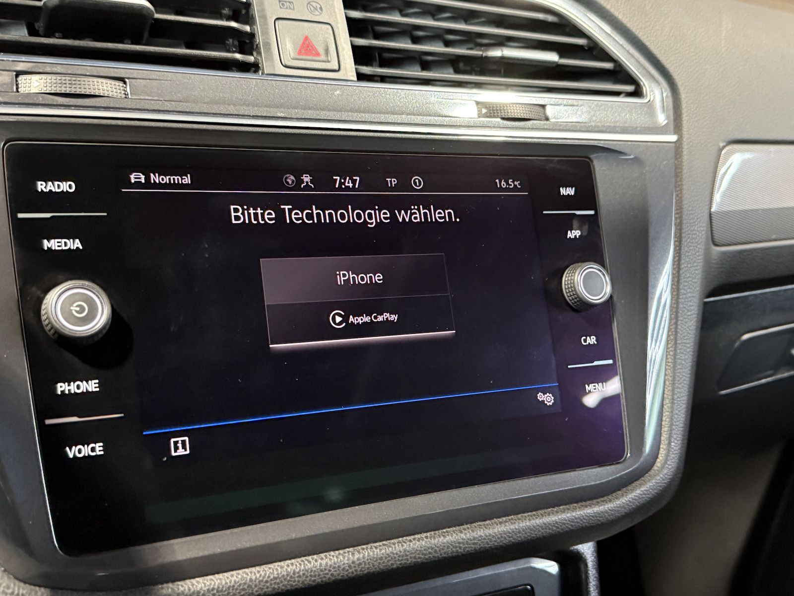Fahrzeugabbildung Volkswagen Tiguan Allspace 2,0TDI DSG Navi*Kam*AHK*DCC*Pano