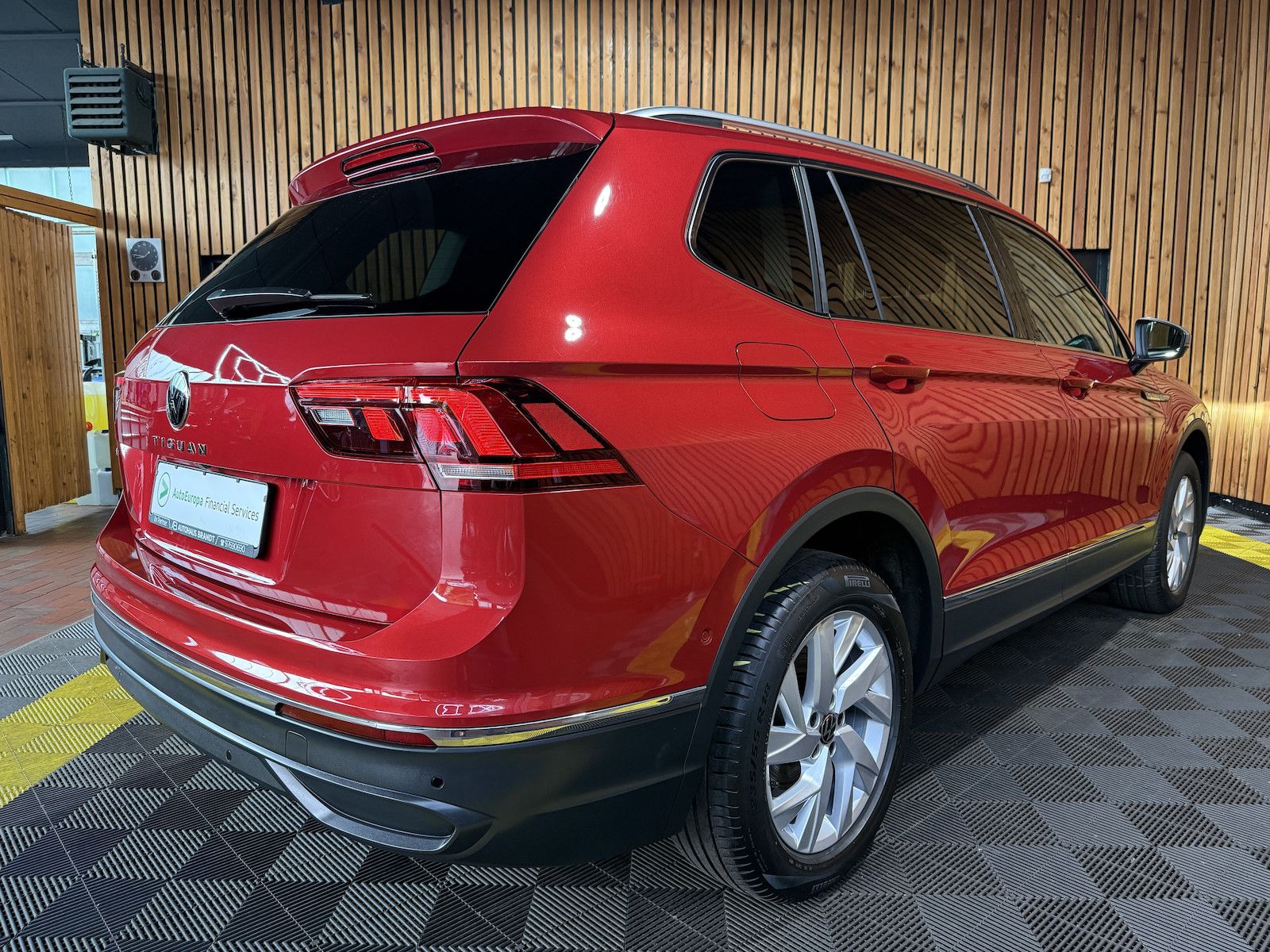 Fahrzeugabbildung Volkswagen Tiguan Allspace 2,0TDI DSG Navi*Kam*AHK*DCC*Pano