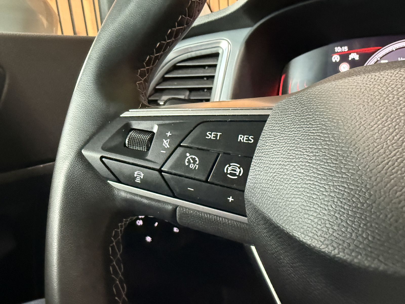 Fahrzeugabbildung SEAT Ateca 2,0 TDI DSG Navi*LED*Kam*Virtual*AHK*Beats