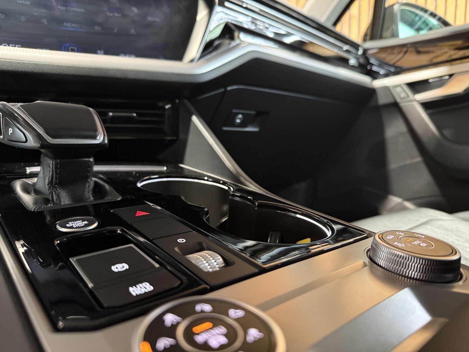 Fahrzeugabbildung Volkswagen Touareg 3,0 TDI 4M *Navi*Kam*AHK*ACC*Leder*Virt.