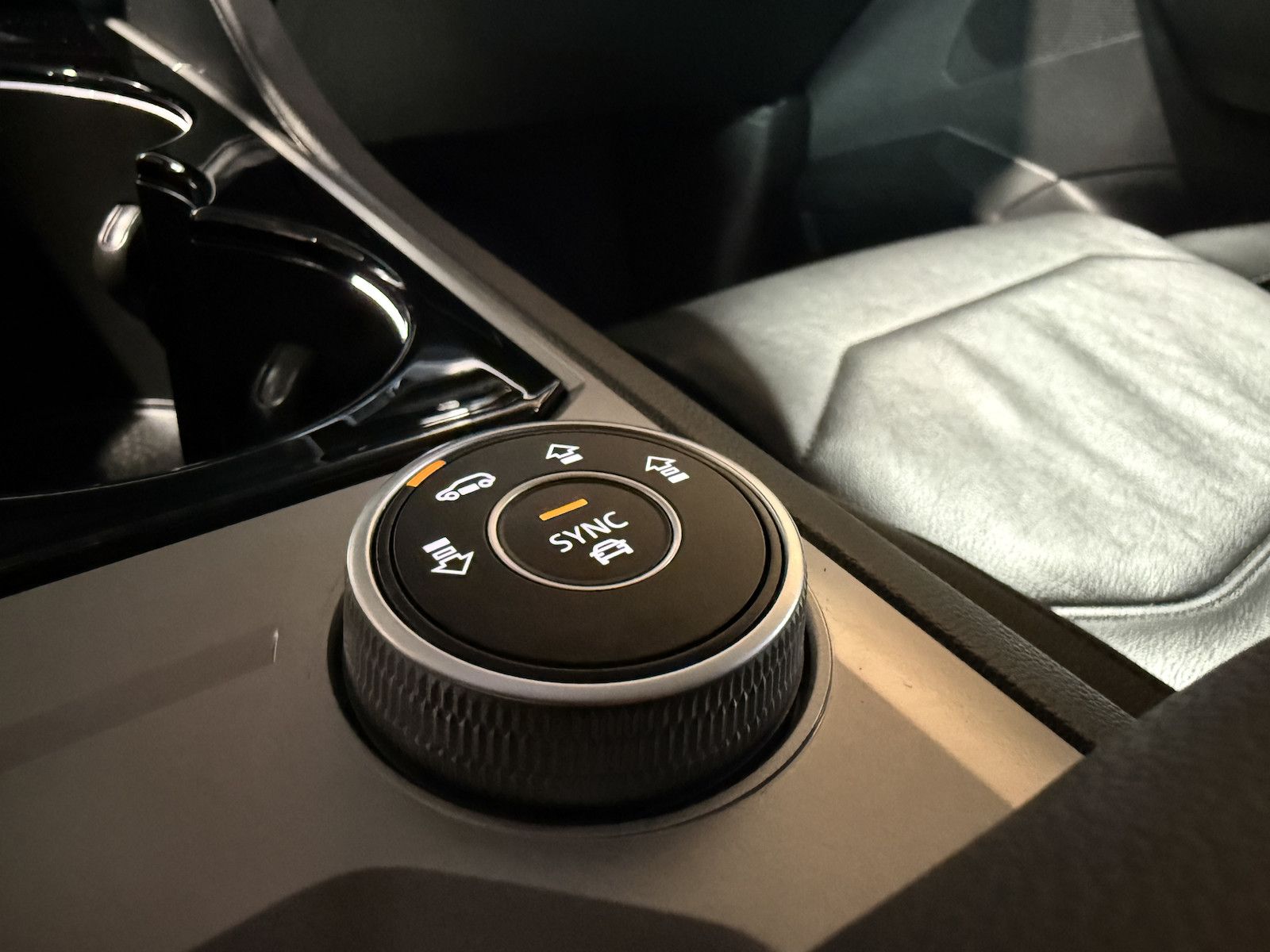Fahrzeugabbildung Volkswagen Touareg 3,0 TDI 4M *Navi*Kam*AHK*ACC*Leder*Virt.