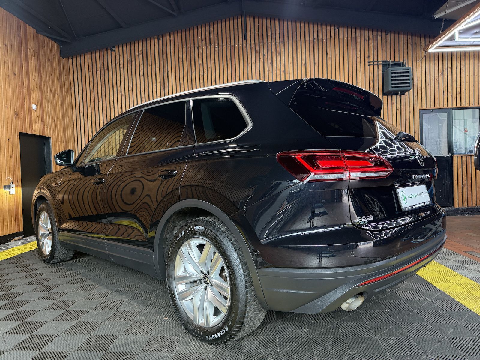 Fahrzeugabbildung Volkswagen Touareg 3,0 TDI 4M *Navi*Kam*AHK*ACC*Leder*Virt.
