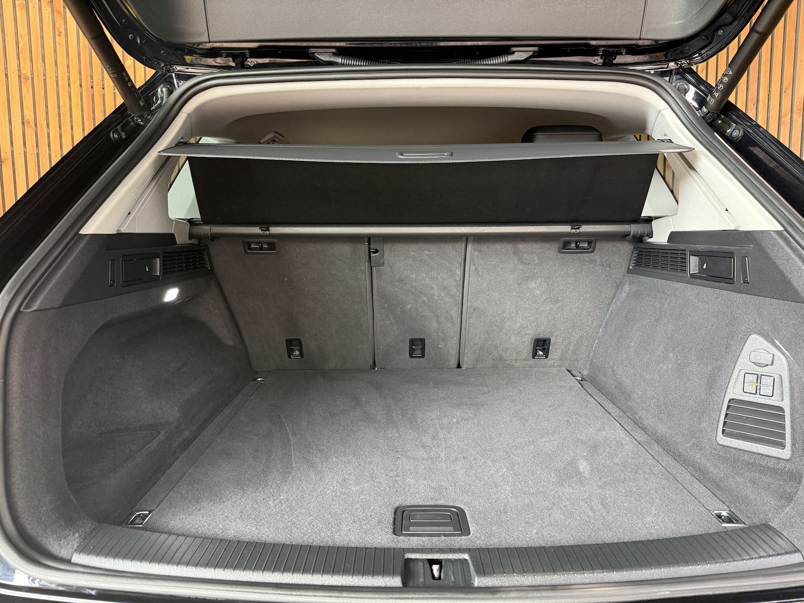 Fahrzeugabbildung Volkswagen Touareg 3,0 TDI 4M *Navi*Kam*AHK*ACC*Leder*Virt.
