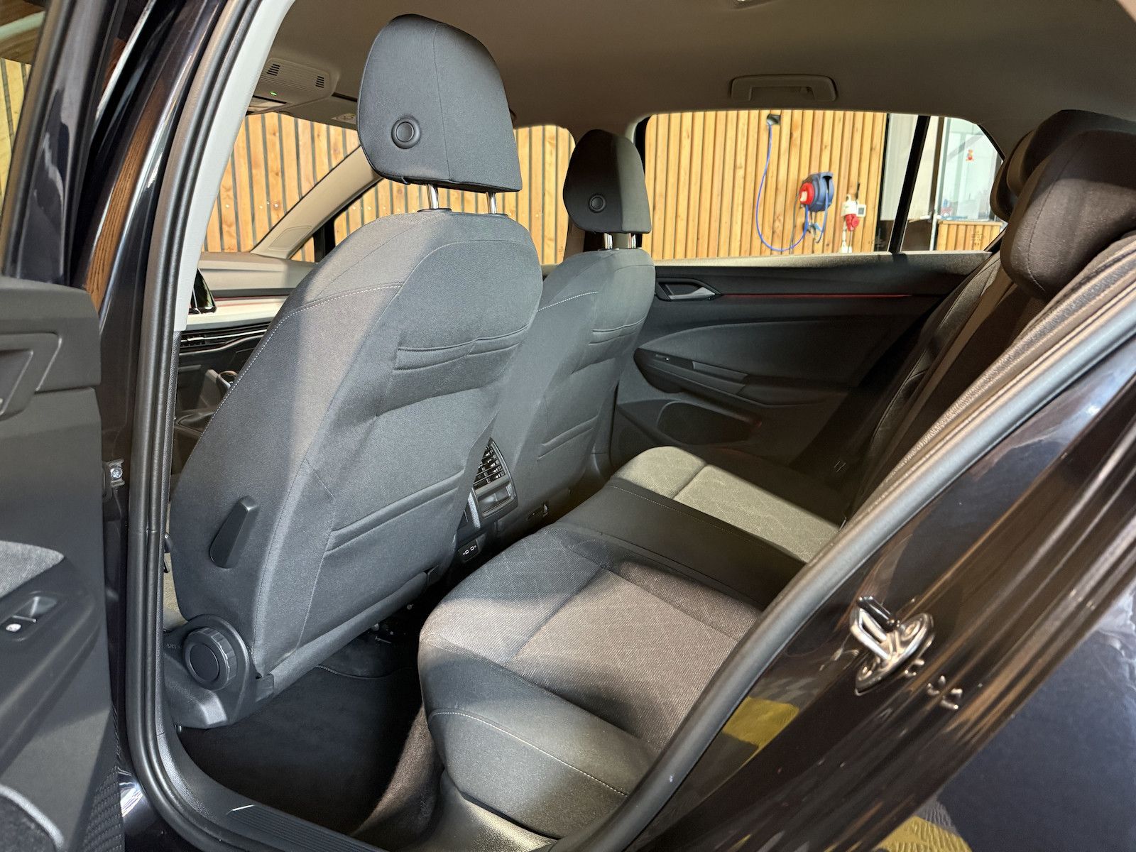 Fahrzeugabbildung Volkswagen Golf 2,0 TDI Life *Navi*ACC*LED*Virtual*App*