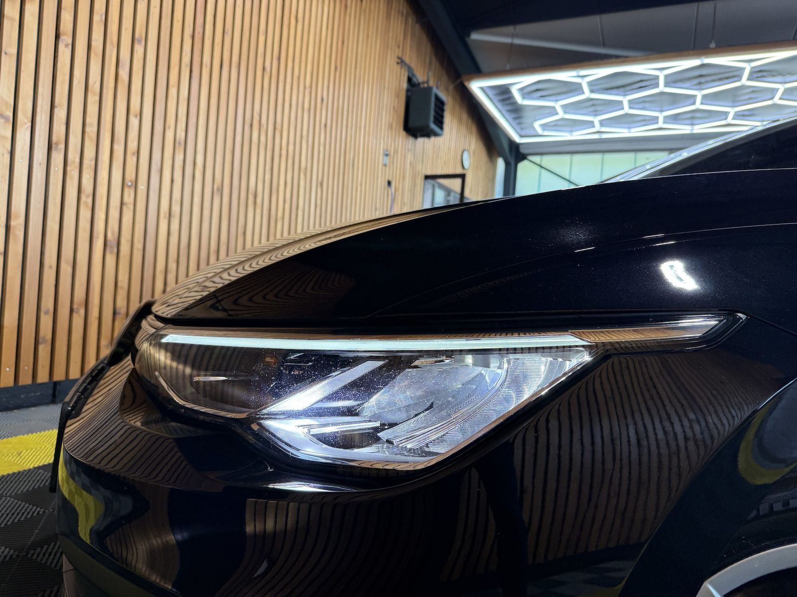 Fahrzeugabbildung Volkswagen Golf 2,0 TDI Life *Navi*ACC*LED*Virtual*App*