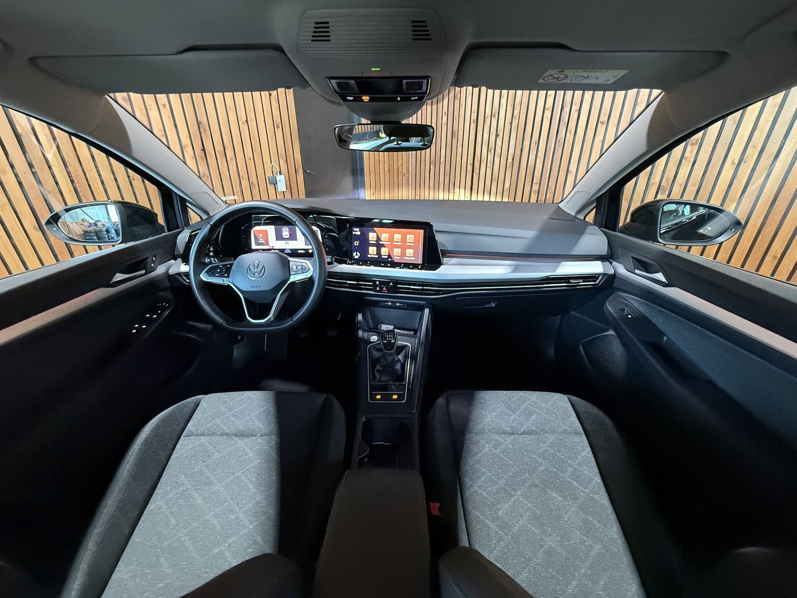 Fahrzeugabbildung Volkswagen Golf 2,0 TDI Life *Navi*ACC*LED*Virtual*App*