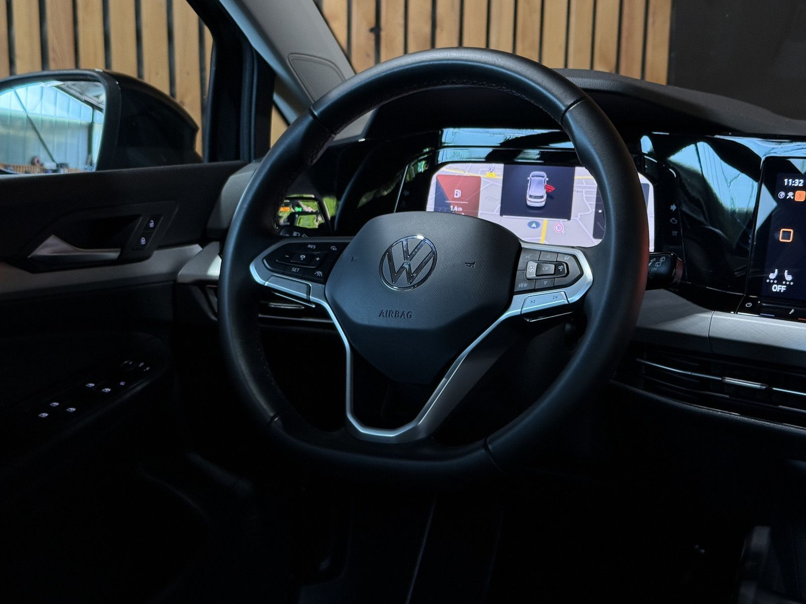 Fahrzeugabbildung Volkswagen Golf 2,0 TDI Life *Navi*ACC*LED*Virtual*App*