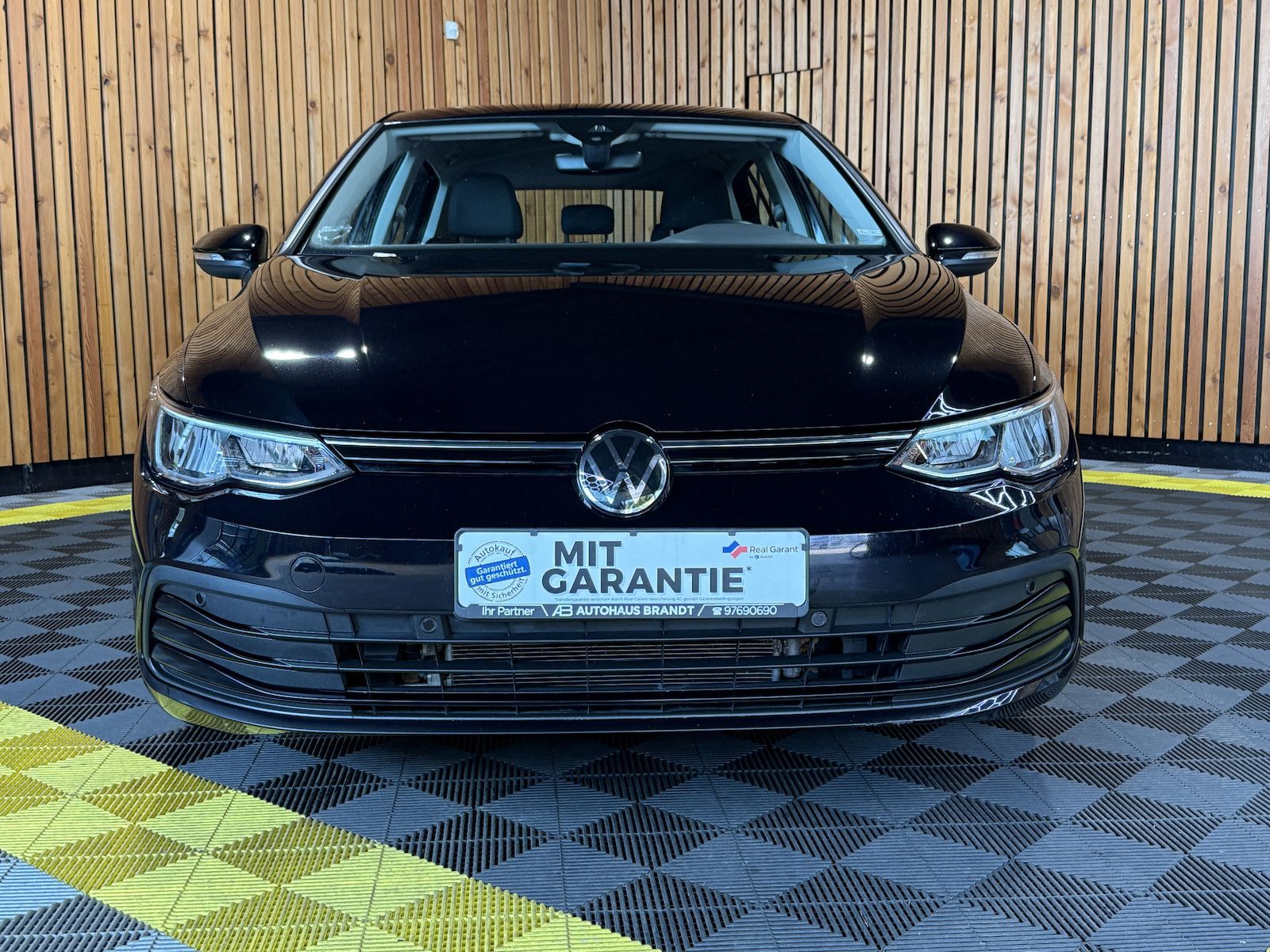 Fahrzeugabbildung Volkswagen Golf 2,0 TDI Life *Navi*ACC*LED*Virtual*App*
