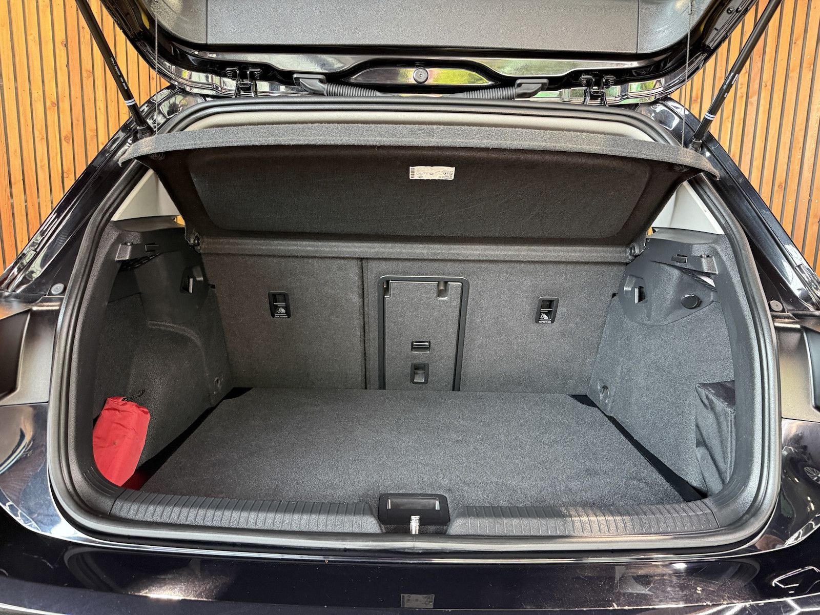 Fahrzeugabbildung Volkswagen Golf 2,0 TDI Life *Navi*ACC*LED*Virtual*App*