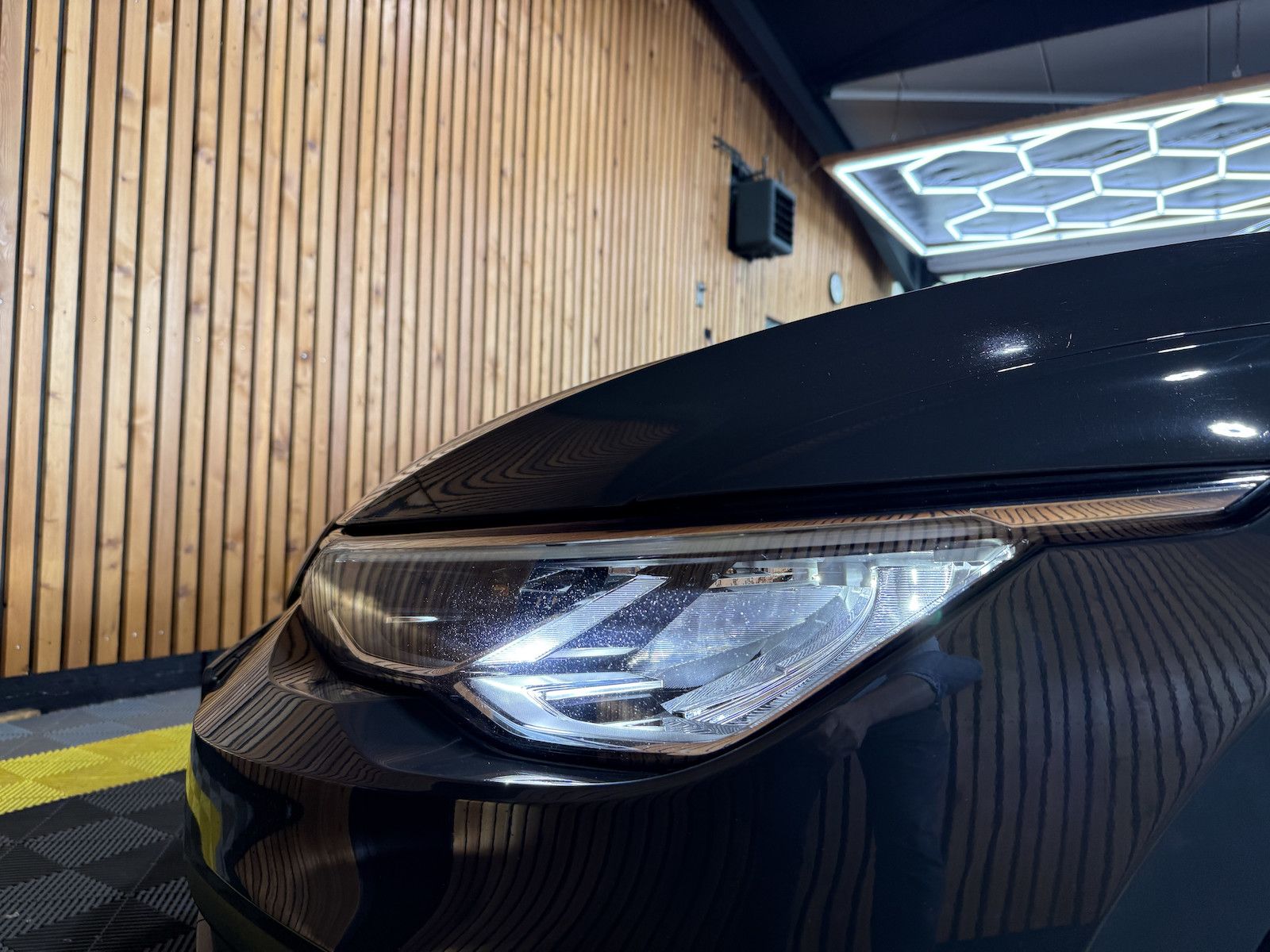 Fahrzeugabbildung Volkswagen Golf Variant 2,0 TDI DSG Life *Navi*LED*Virtual*