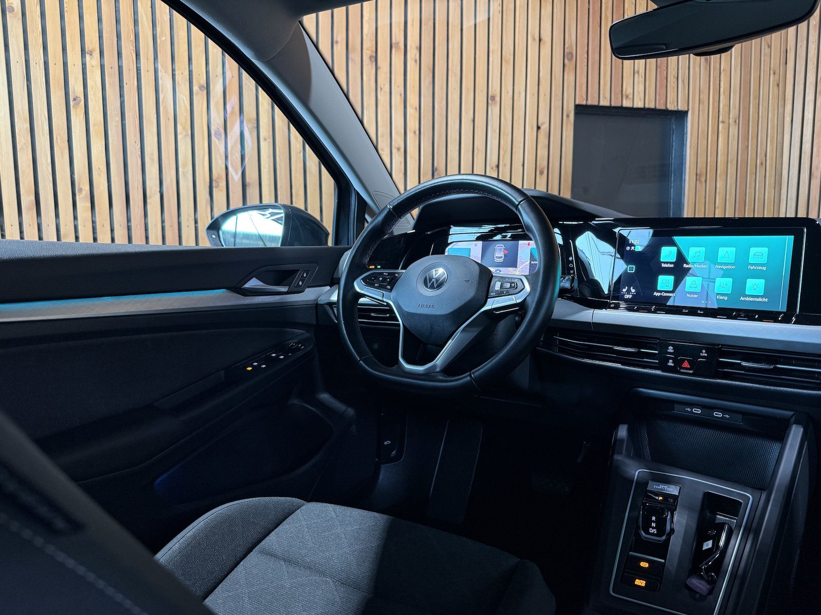Fahrzeugabbildung Volkswagen Golf Variant 2,0 TDI DSG Life *Navi*LED*Virtual*