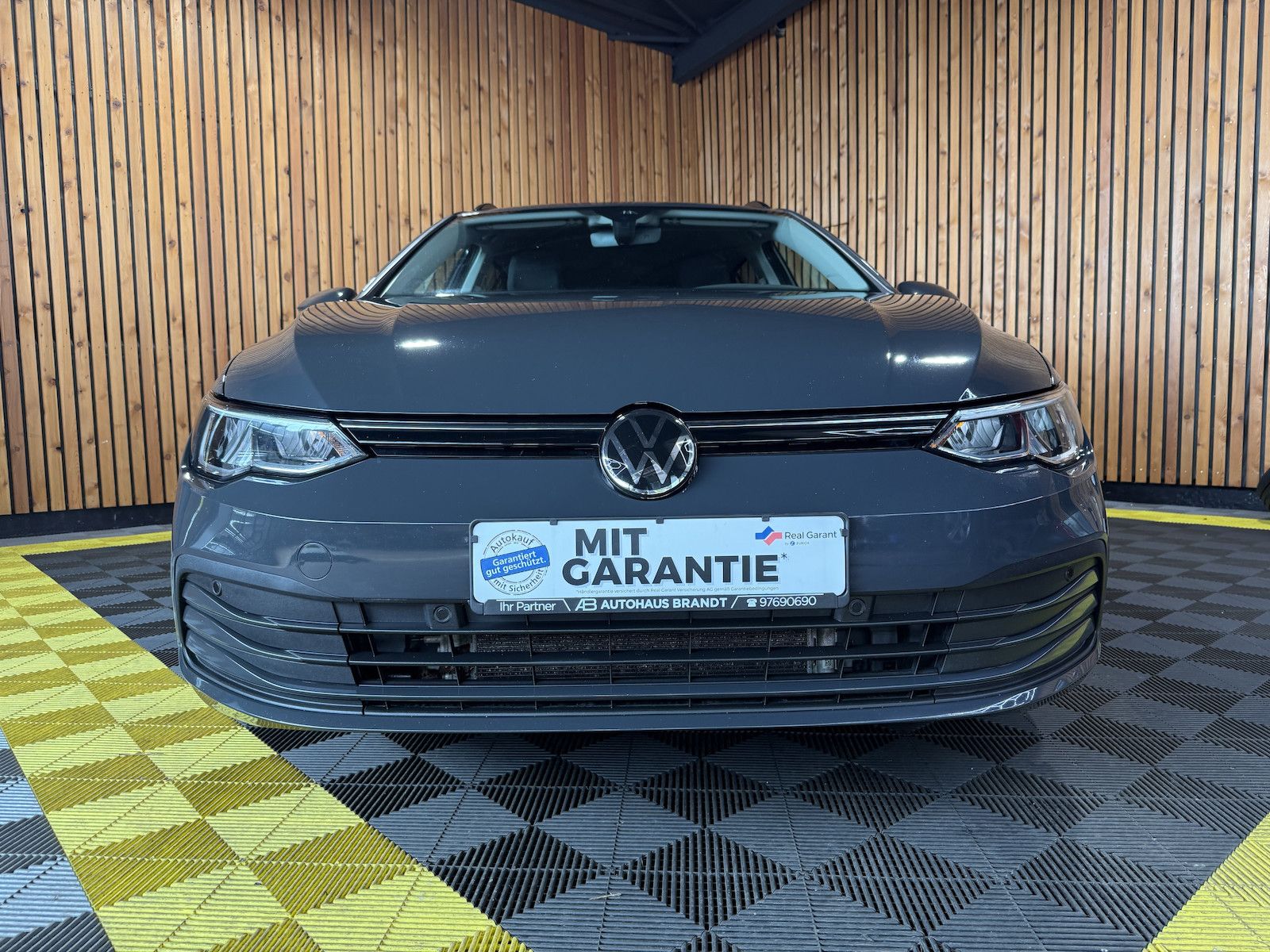 Fahrzeugabbildung Volkswagen Golf Variant 2,0 TDI DSG Life *Navi*LED*Virtual*