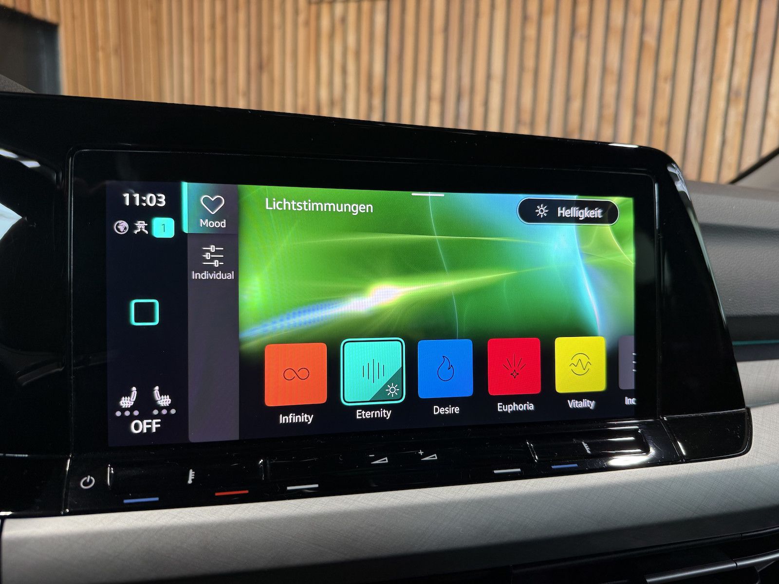 Fahrzeugabbildung Volkswagen Golf Variant 2,0 TDI DSG Life *Navi*LED*Virtual*