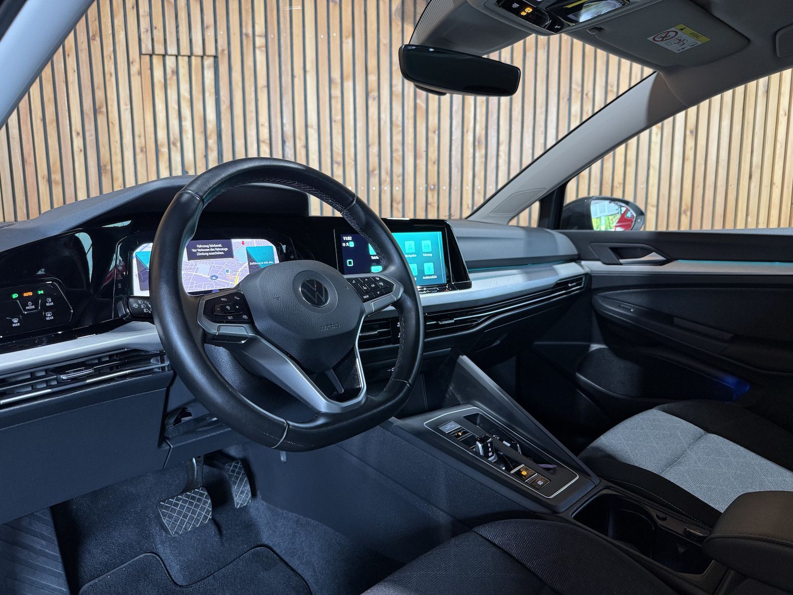 Fahrzeugabbildung Volkswagen Golf Variant 2,0 TDI DSG Life *Navi*LED*Virtual*