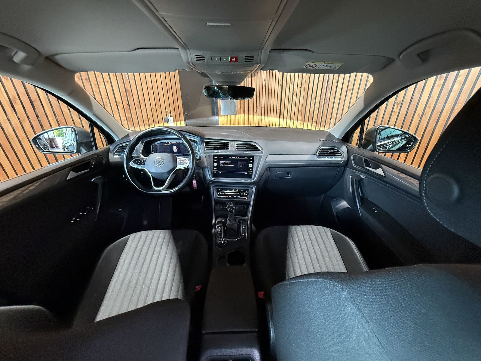 Fahrzeugabbildung Volkswagen Tiguan Allspace 2,0TDI 4M *Navi*AHK*Matrix*Head*