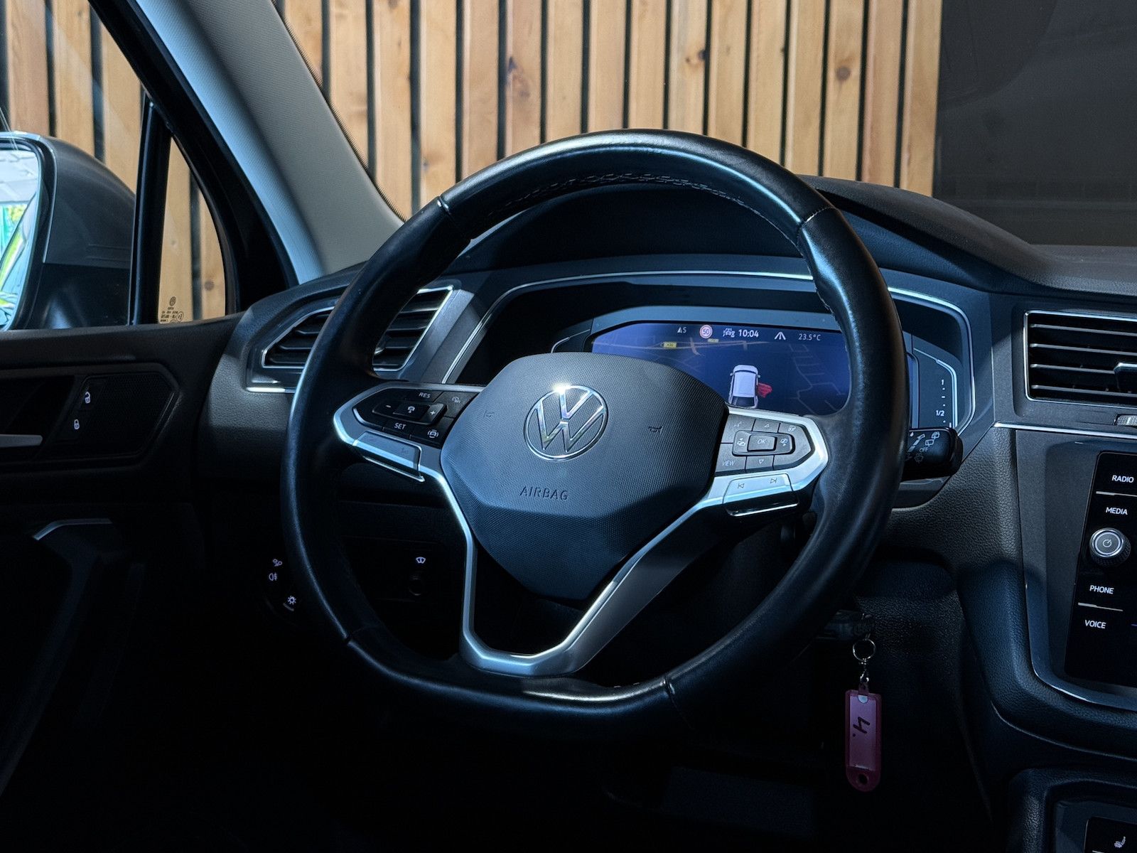 Fahrzeugabbildung Volkswagen Tiguan Allspace 2,0TDI 4M *Navi*AHK*Matrix*Head*
