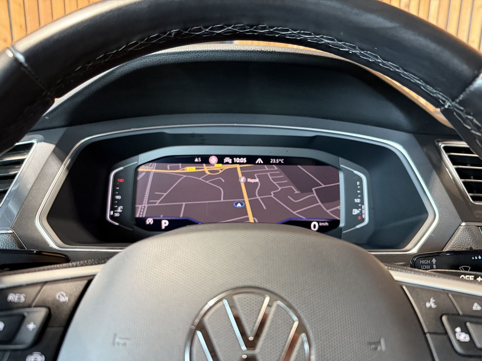 Fahrzeugabbildung Volkswagen Tiguan Allspace 2,0TDI 4M *Navi*AHK*Matrix*Head*