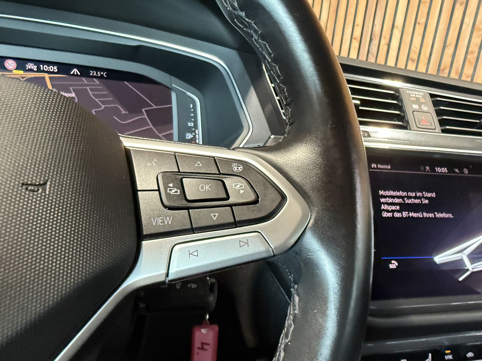 Fahrzeugabbildung Volkswagen Tiguan Allspace 2,0TDI 4M *Navi*AHK*Matrix*Head*