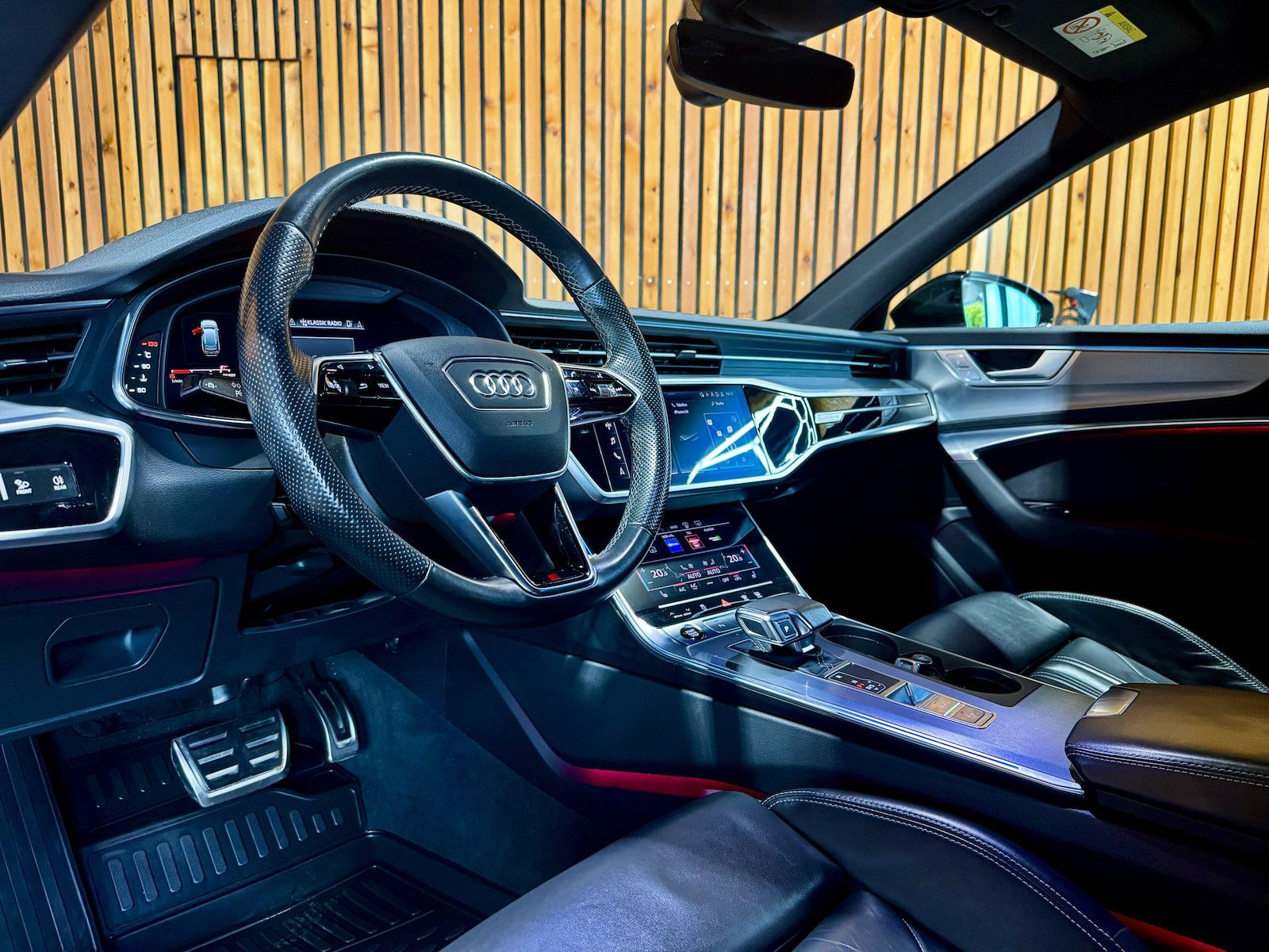 Fahrzeugabbildung Audi A6 Avant 45 TDI qu. S-Line *Navi*ACC*Head*Keyl.*