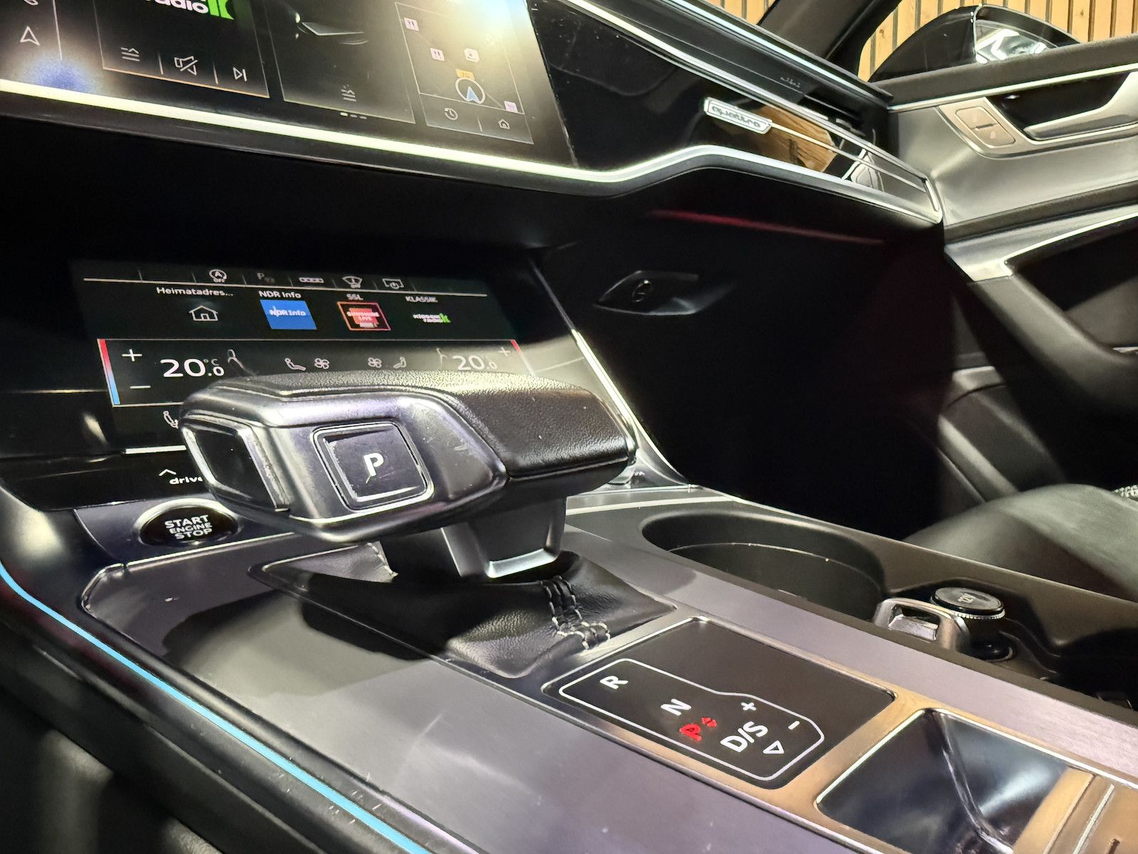 Fahrzeugabbildung Audi A6 Avant 45 TDI qu. S-Line *Navi*ACC*Head*Keyl.*