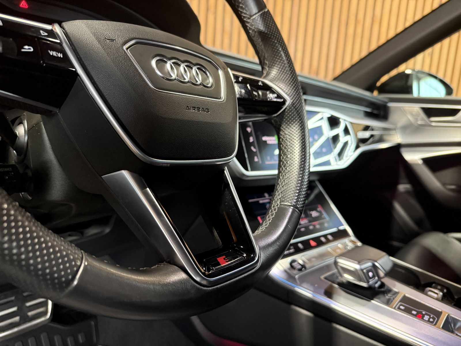 Fahrzeugabbildung Audi A6 Avant 45 TDI qu. S-Line *Navi*ACC*Head*Keyl.*