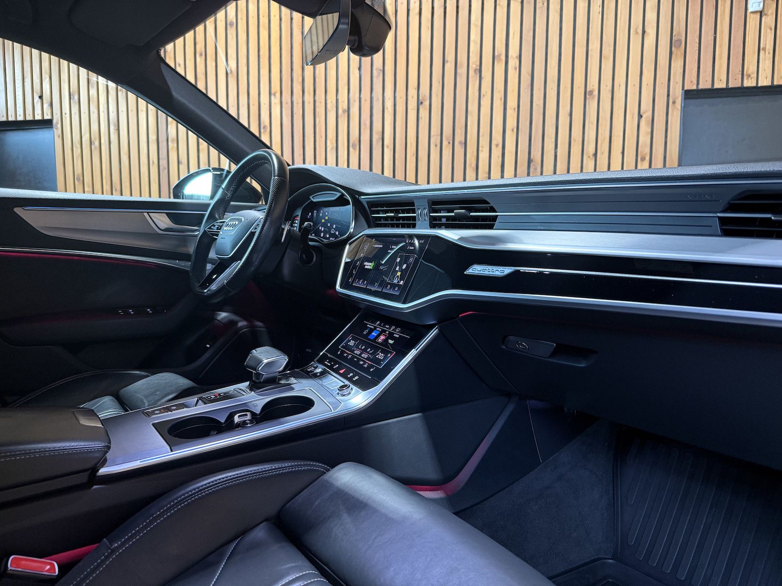 Fahrzeugabbildung Audi A6 Avant 45 TDI qu. S-Line *Navi*ACC*Head*Keyl.*