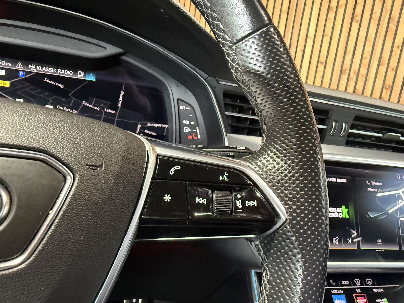 Fahrzeugabbildung Audi A6 Avant 45 TDI qu. S-Line *Navi*ACC*Head*Keyl.*