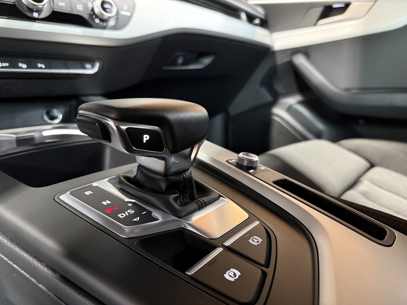 Fahrzeugabbildung Audi A4 Avant 2,0 TDI Aut. *Navi*Kam*Virtual*AHK*Keyl
