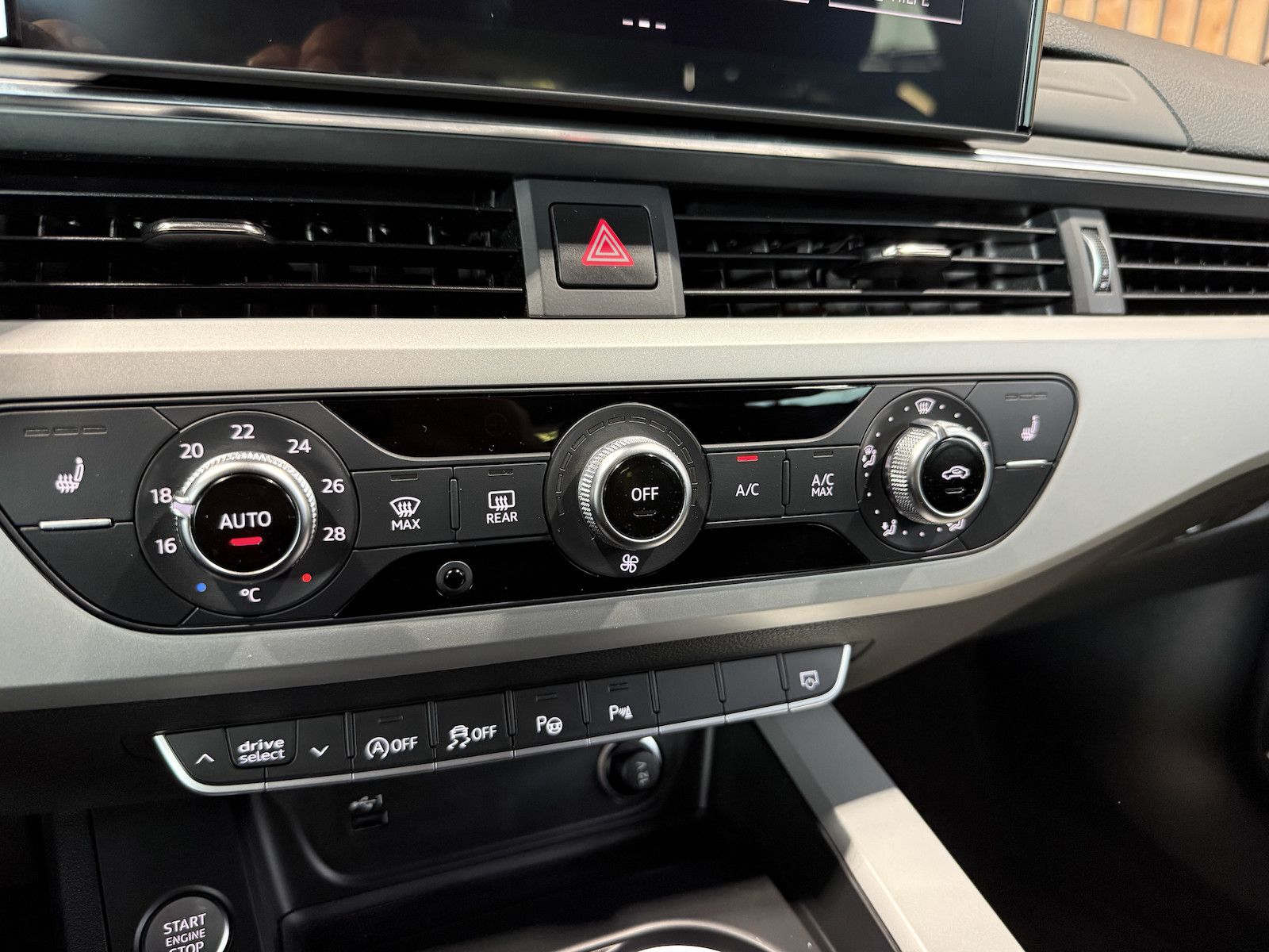 Fahrzeugabbildung Audi A4 Avant 2,0 TDI Aut. *Navi*Kam*Virtual*AHK*Keyl