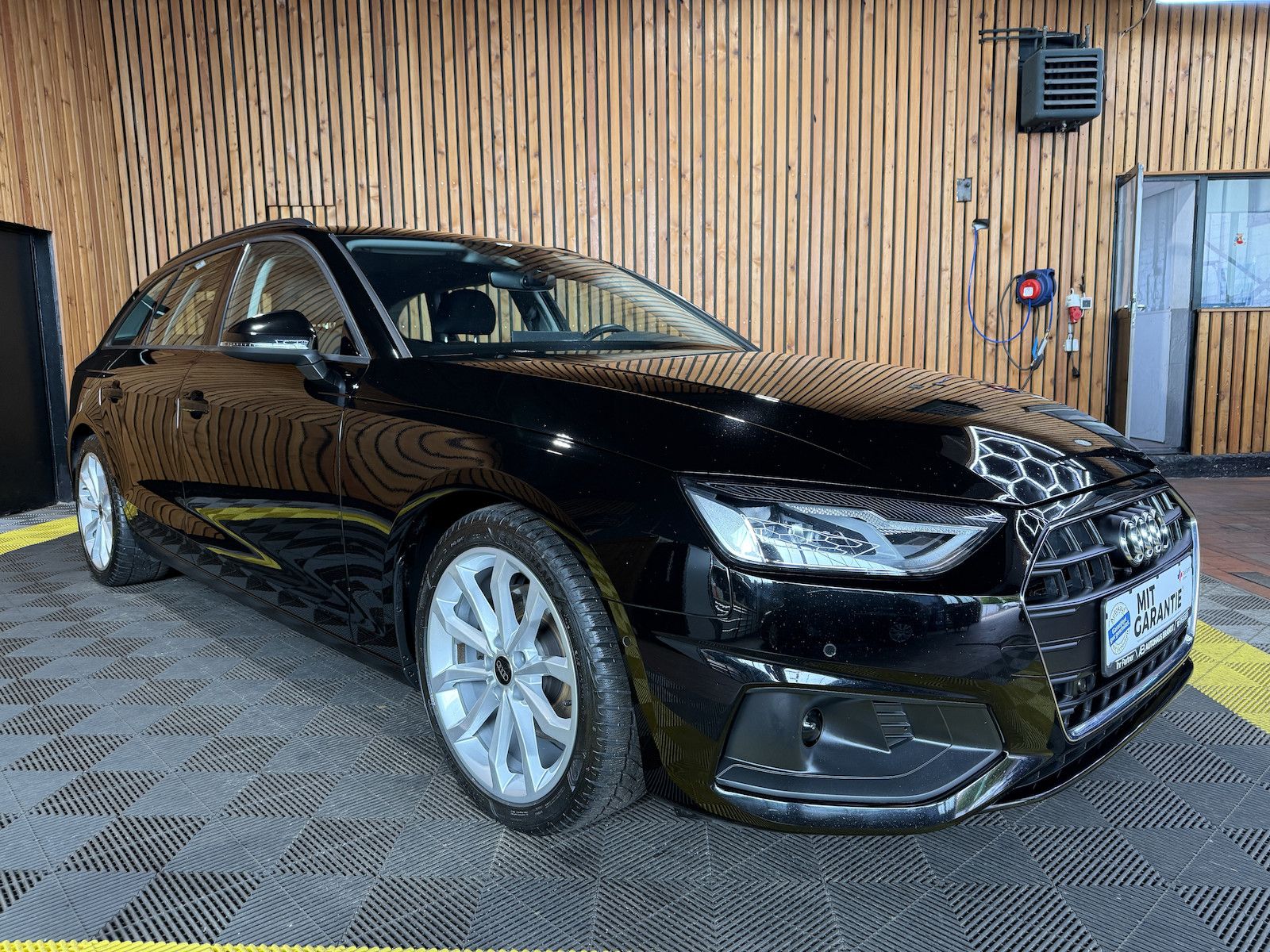 Fahrzeugabbildung Audi A4 Avant 2,0 TDI Aut. *Navi*Kam*Virtual*AHK*Keyl