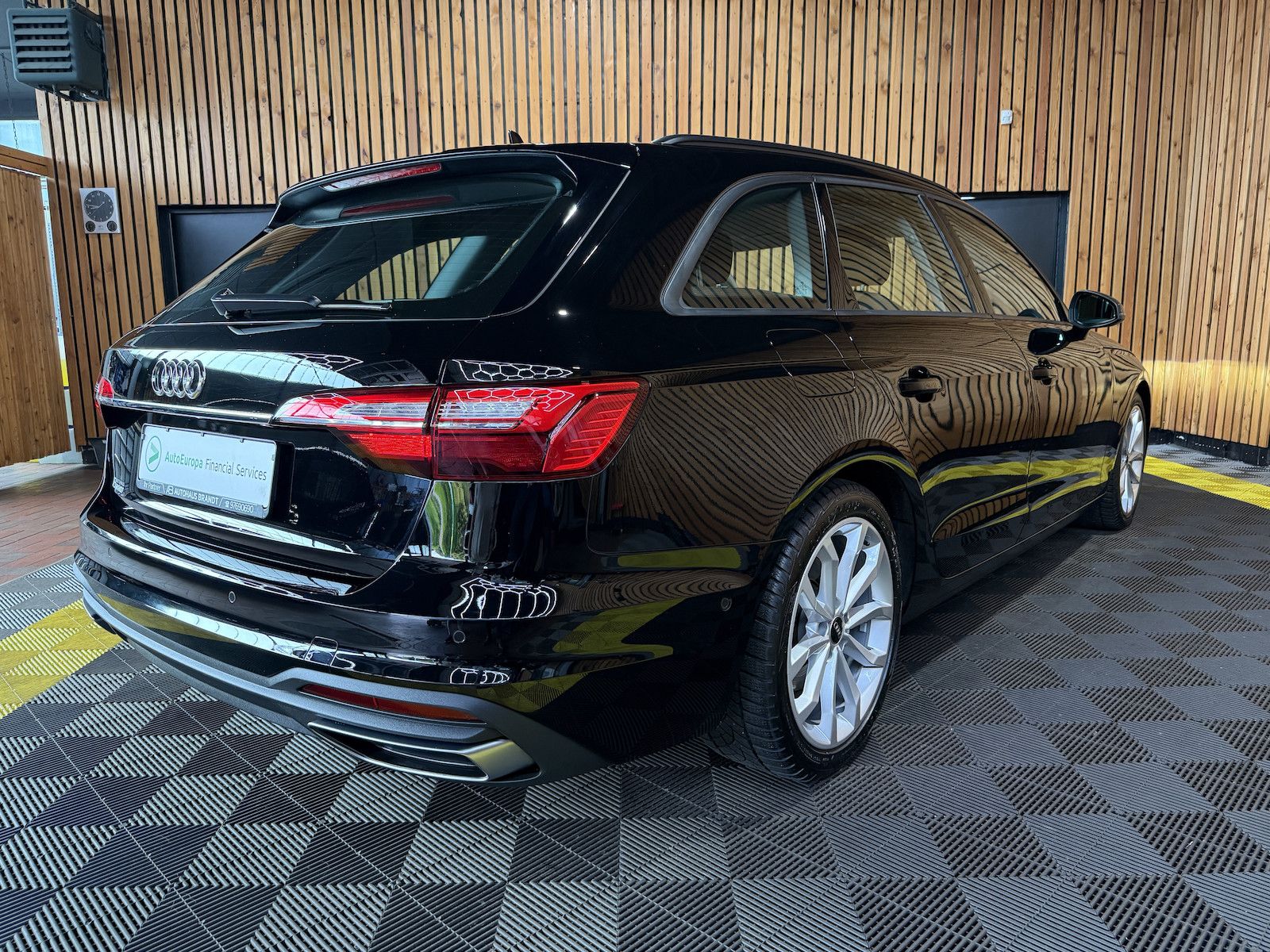 Fahrzeugabbildung Audi A4 Avant 2,0 TDI Aut. *Navi*Kam*Virtual*AHK*Keyl