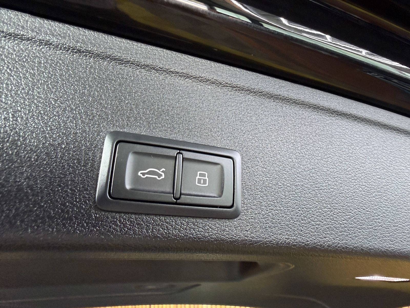 Fahrzeugabbildung Audi A4 Avant 2,0 TDI Aut. *Navi*Kam*Virtual*AHK*Keyl