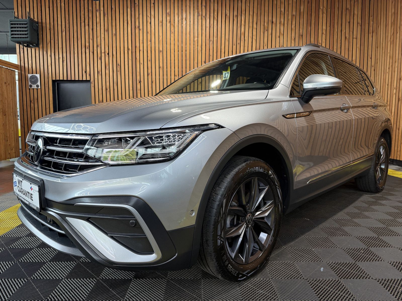 Volkswagen Tiguan Allspace 2,0 TDI Navi*AHK*Matrix*Pano*360