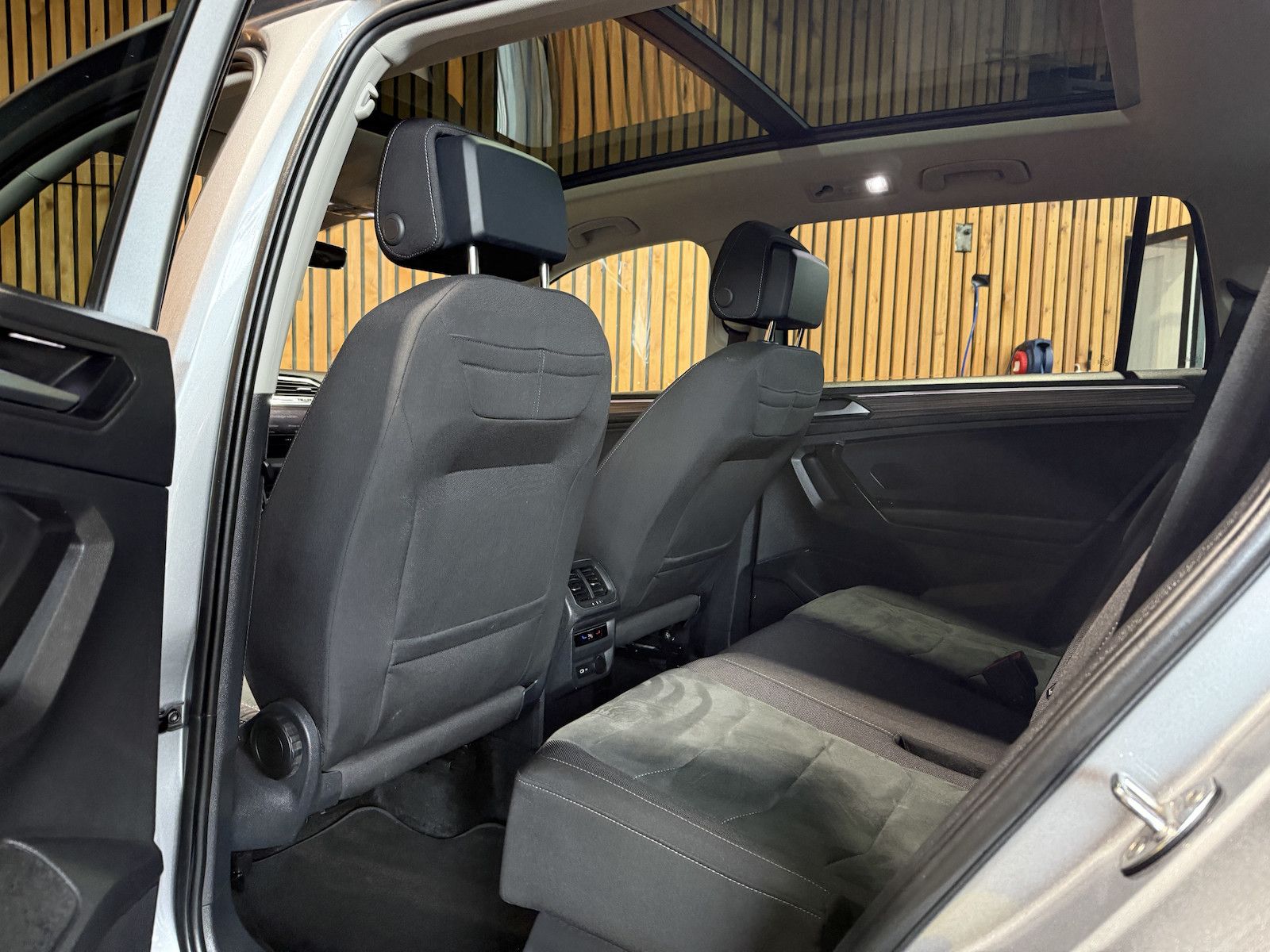Fahrzeugabbildung Volkswagen Tiguan Allspace 2,0 TDI Navi*AHK*Matrix*Pano*360