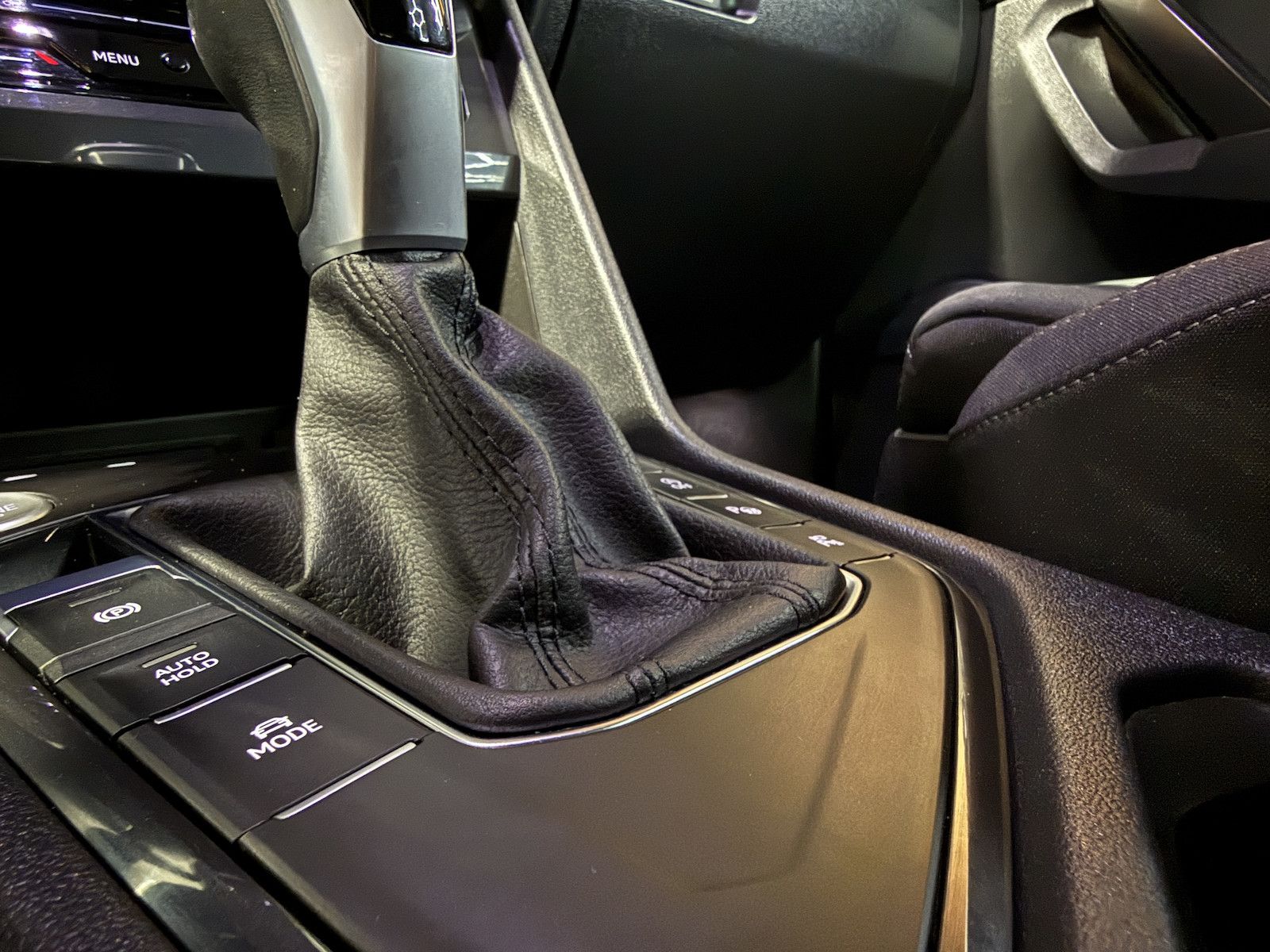 Fahrzeugabbildung Volkswagen Tiguan Allspace 2,0 TDI Navi*AHK*Matrix*Pano*360
