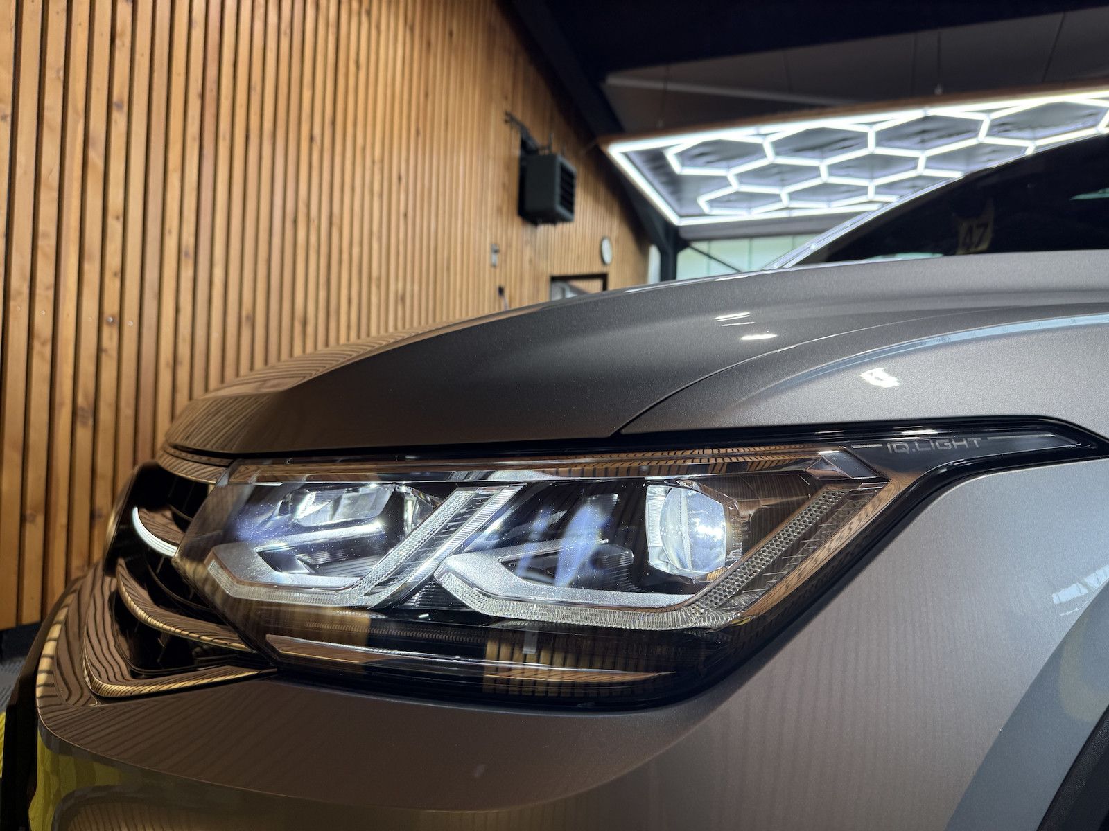 Fahrzeugabbildung Volkswagen Tiguan Allspace 2,0 TDI Navi*AHK*Matrix*Pano*360